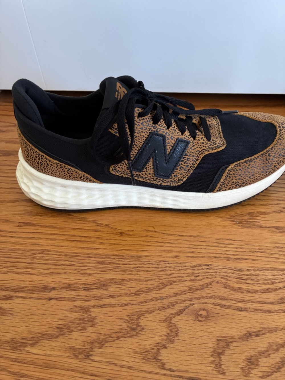 New Balance Women’s Black and Brown Speckled Accent Sneakers - Picture 2 of 3